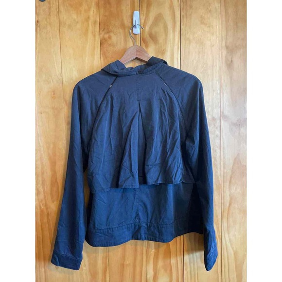 Women Size Medium Lululemon Black Women's Light Jacket - Picture 3 of 3